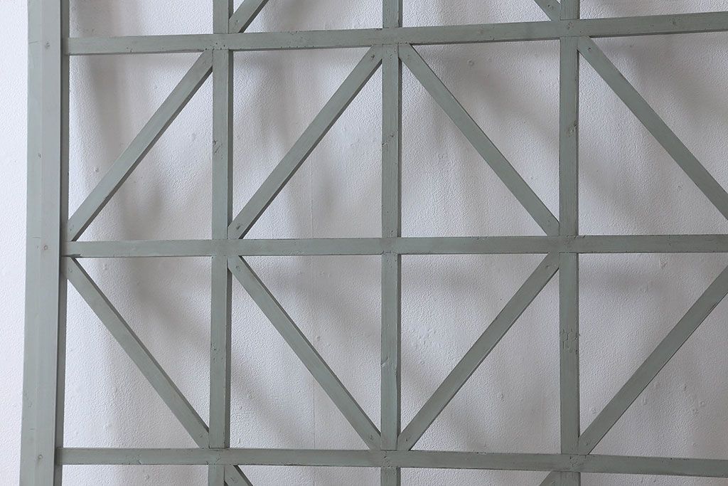 ペイント家具　シャビーな雰囲気が魅力的なペイント引き戸(ガラス戸、仕切り戸)