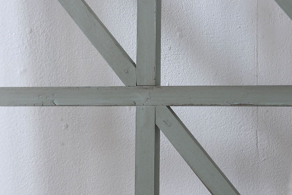 ペイント家具　シャビーな雰囲気が魅力的なペイント引き戸(ガラス戸、仕切り戸)