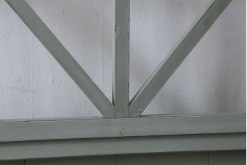 ペイント家具　シャビーな雰囲気が魅力的なペイント引き戸(ガラス戸、仕切り戸)