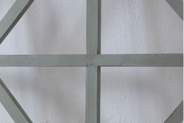 ペイント家具　シャビーな雰囲気が魅力的なペイント引き戸(ガラス戸、仕切り戸)