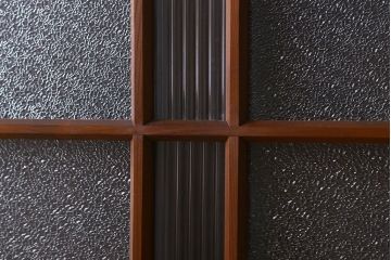 昭和レトロ　ダイヤガラス・モールガラス　2種のガラスがおしゃれなガラス戸(引き戸、窓)2枚組