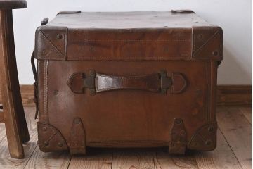 和製アンティーク　特大な本革性トランク(小物収納箱)