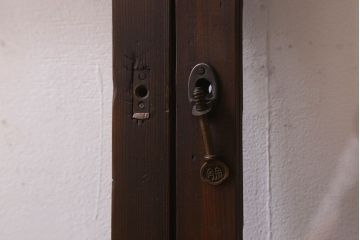 和製アンティーク　クリアガラス・すりガラス使用　モダンな雰囲気漂うマス目のガラス戸(窓、引き戸)2枚セット