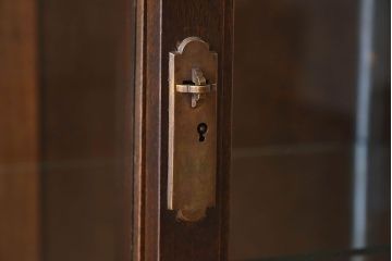 アンティーク家具　大正ロマン　カバ材　深みのある色合いが上品なアンティークガラスケース(ショーケース、飾り棚、陳列棚)