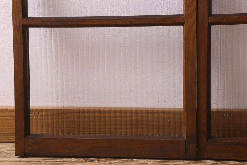 昭和レトロ　モールガラス入り!懐かしい雰囲気が魅力的なガラス戸(窓、引き戸)2枚セット