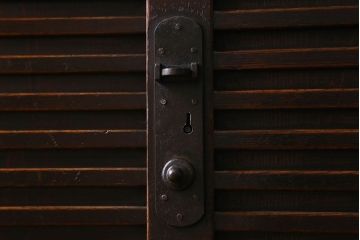 アンティーク家具　和製アンティーク　明治期!古い木製の美濃帳場箪笥(収納箪笥、収納棚)