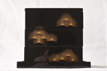輪島塗　寿松沈金　木製三段重箱(お重)(定価約40万)