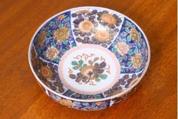 アンティーク雑貨　幕末明治期　伊万里焼　牡丹の図　色絵深鉢(深皿、二重高台)(1)