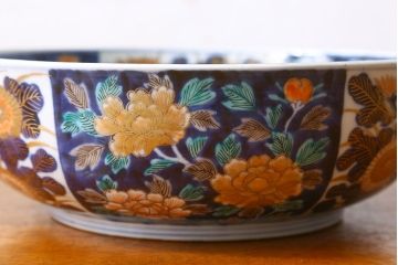 アンティーク雑貨　幕末明治期　伊万里焼　牡丹の図　色絵深鉢(深皿、二重高台)(1)