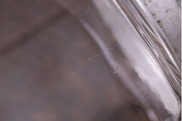 アンティーク雑貨　アルミ蓋付き　レトロな雰囲気を放つガラス瓶(角瓶)