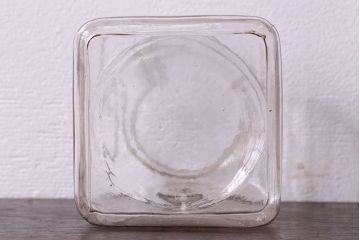 アンティーク雑貨　アルミ蓋付き　レトロな雰囲気を放つガラス瓶(角瓶)