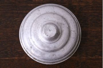 アンティーク雑貨　アルミ蓋付き　レトロな雰囲気を放つガラス瓶(角瓶)