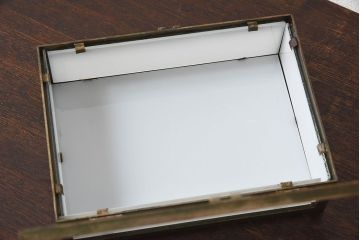 アンティーク雑貨　和製アンティーク　乳白ガラスのウォールランプカバー(壁掛け照明カバー)