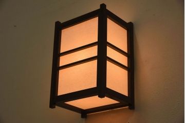 民芸照明　モダンな雰囲気漂うビンテージの壁掛け照明(行灯)