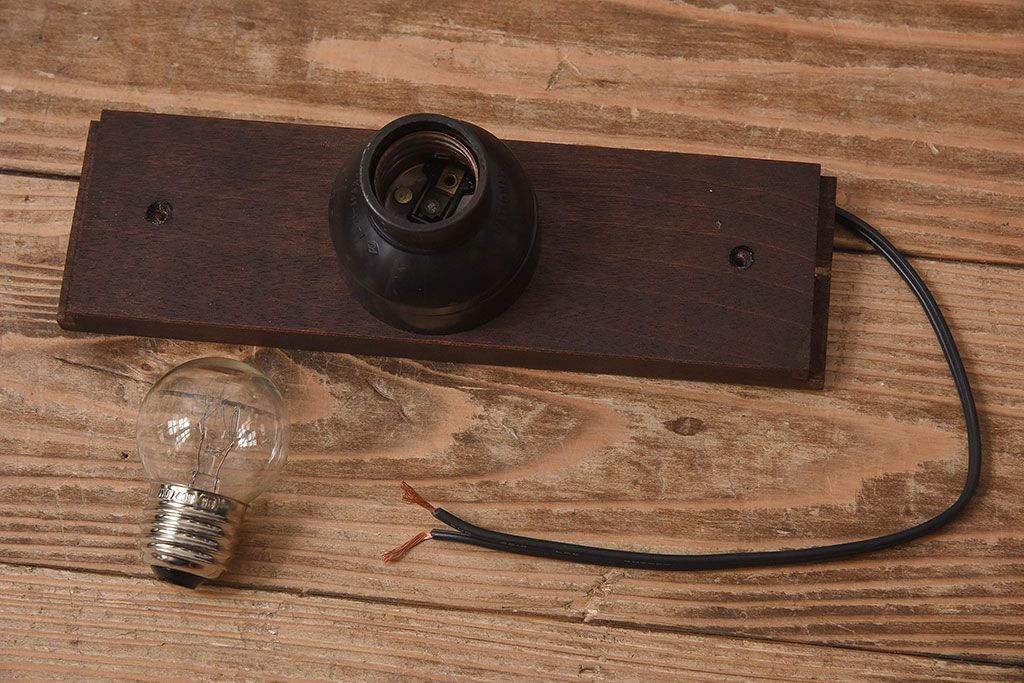 民芸照明　モダンな雰囲気漂うビンテージの壁掛け照明(行灯)