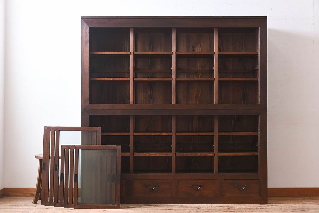 和製アンティーク　収納力抜群!大振りな二段重ね関西収納棚