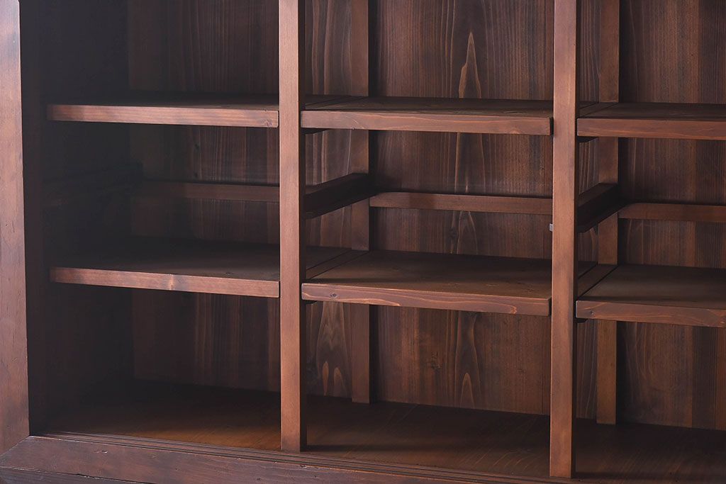 和製アンティーク　収納力抜群!大振りな二段重ね関西収納棚