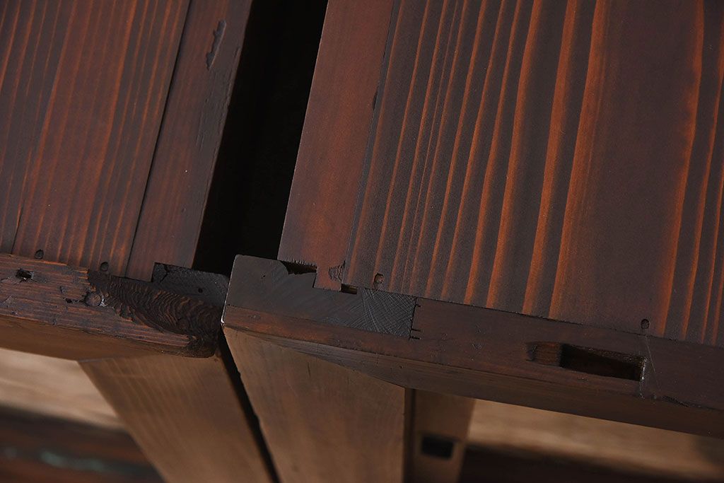 和製アンティーク　収納力抜群!大振りな二段重ね関西収納棚