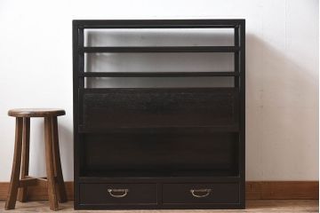 アンティーク家具　和製アンティーク　珍しいデザインが魅力的なオリジナルペイントの収納棚(飾り棚、陳列棚、下駄箱)