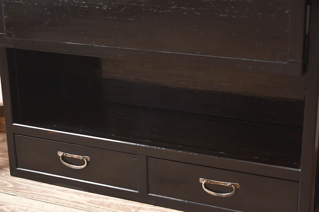 アンティーク家具　和製アンティーク　珍しいデザインが魅力的なオリジナルペイントの収納棚(飾り棚、陳列棚、下駄箱)