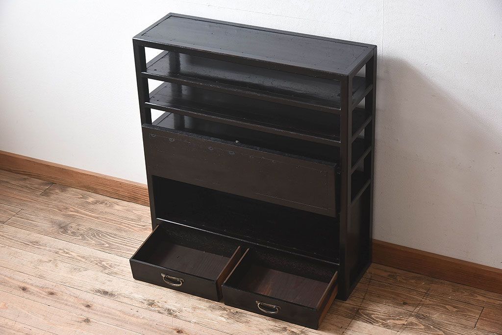 アンティーク家具　和製アンティーク　珍しいデザインが魅力的なオリジナルペイントの収納棚(飾り棚、陳列棚、下駄箱)