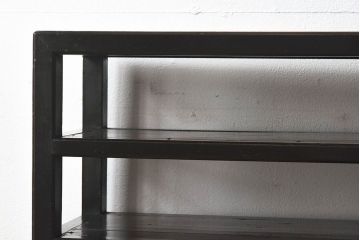 アンティーク家具　和製アンティーク　珍しいデザインが魅力的なオリジナルペイントの収納棚(飾り棚、陳列棚、下駄箱)