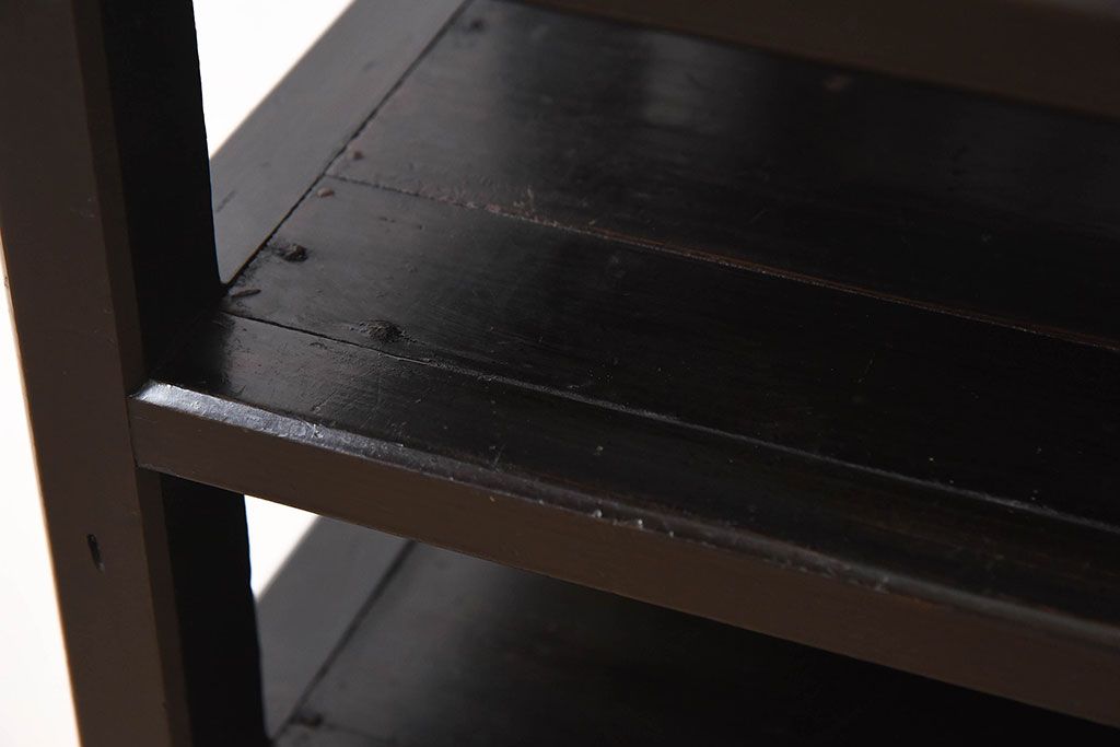 アンティーク家具　和製アンティーク　珍しいデザインが魅力的なオリジナルペイントの収納棚(飾り棚、陳列棚、下駄箱)