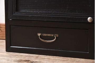 アンティーク家具　和製アンティーク　珍しいデザインが魅力的なオリジナルペイントの収納棚(飾り棚、陳列棚、下駄箱)