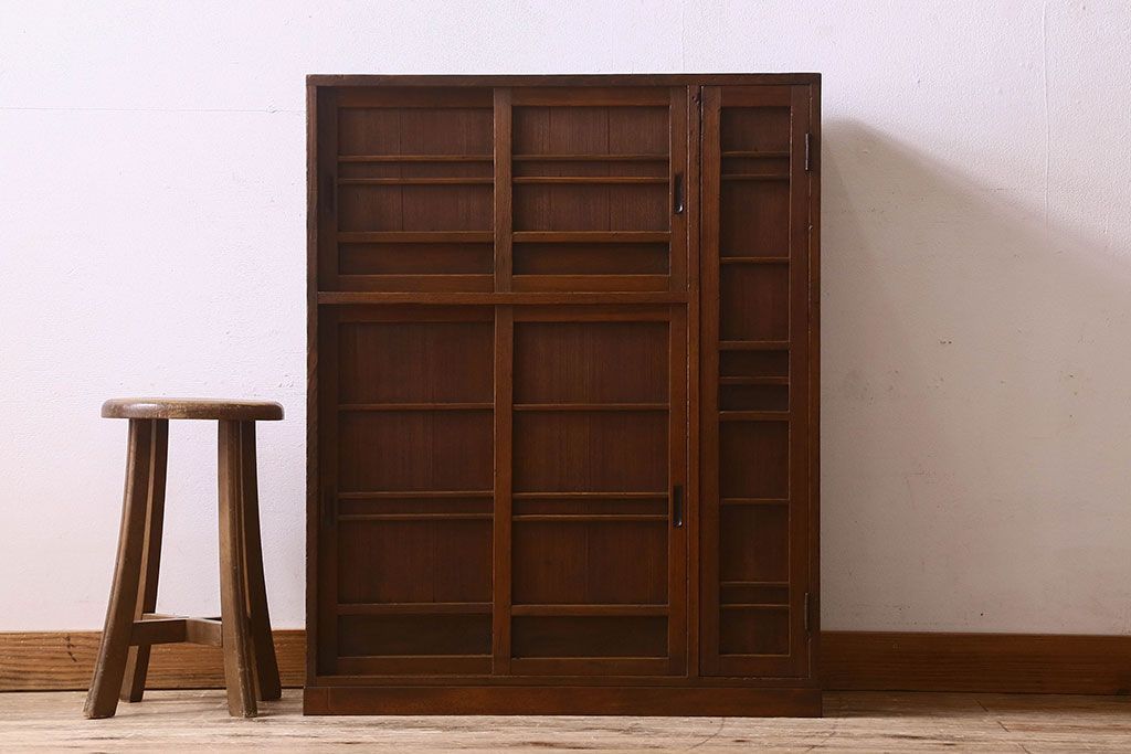 レトロ家具　和製アンティーク　レトロな雰囲気漂う下駄箱(収納棚、戸棚、本箱)