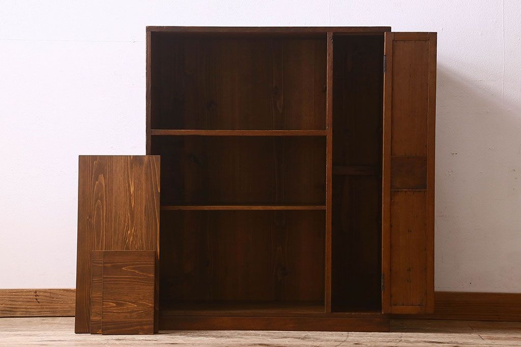 レトロ家具　和製アンティーク　レトロな雰囲気漂う下駄箱(収納棚、戸棚、本箱)