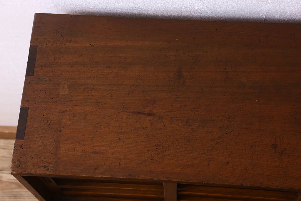 レトロ家具　和製アンティーク　レトロな雰囲気漂う下駄箱(収納棚、戸棚、本箱)