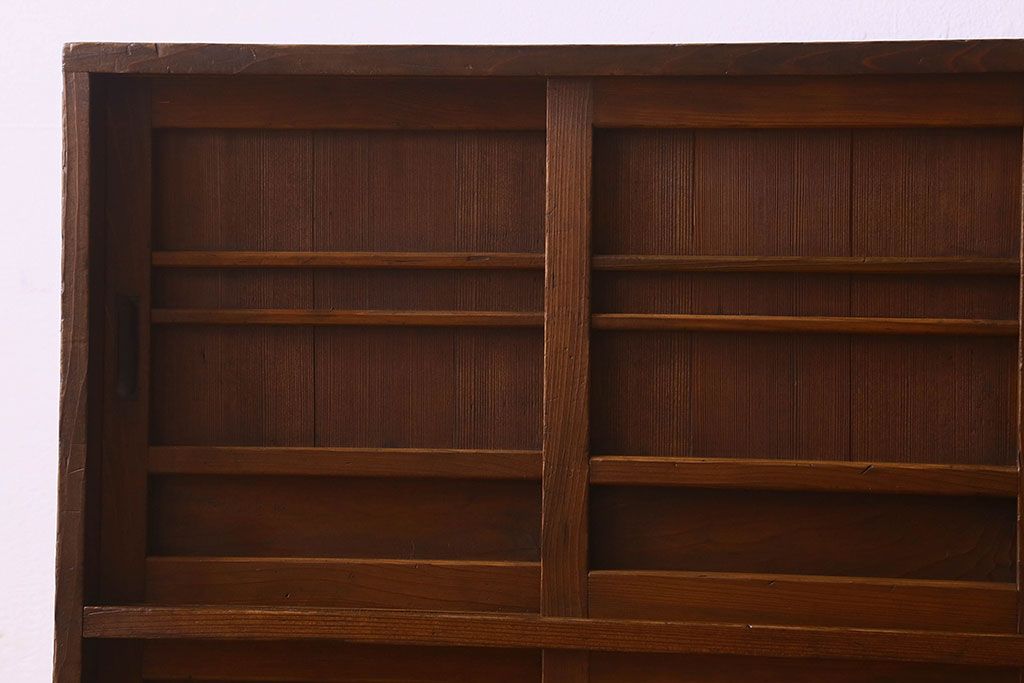 レトロ家具　和製アンティーク　レトロな雰囲気漂う下駄箱(収納棚、戸棚、本箱)