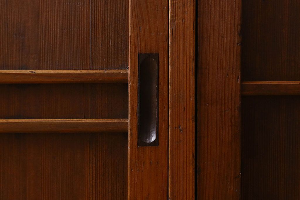 レトロ家具　和製アンティーク　レトロな雰囲気漂う下駄箱(収納棚、戸棚、本箱)