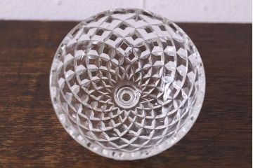 アンティーク雑貨　イギリスビンテージ　華やかなデザインの蓋付き小物入れ(プレスガラス、テーブルウェア)