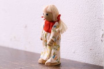 アンティーク雑貨　北欧ビンテージ　可愛らしい木製人形(ディスプレイ雑貨)(2)