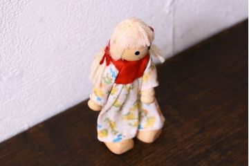 アンティーク雑貨　北欧ビンテージ　可愛らしい木製人形(ディスプレイ雑貨)(2)