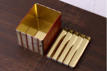 アンティーク雑貨　イギリスビンテージ　本型のブリキ缶(ティン缶、小物入れ)