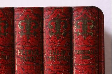 アンティーク雑貨　イギリスビンテージ　本型のブリキ缶(ティン缶、小物入れ)