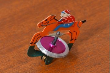 アンティーク雑貨　昭和レトロ　タイガー商会　T.K　ジョッキーゴマ(輸出用)(2)