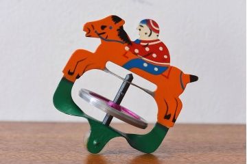 アンティーク雑貨　昭和レトロ　タイガー商会　T.K　ジョッキーゴマ