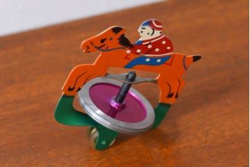 アンティーク雑貨　昭和レトロ　タイガー商会　T.K　ジョッキーゴマ