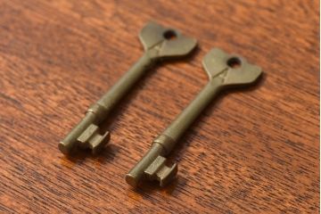 アンティーク雑貨　イギリスアンティーク　シャビーな雰囲気が魅力的なキー(鍵、カギ)2本セット