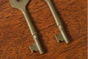 アンティーク雑貨　イギリスアンティーク　シャビーな雰囲気が魅力的なキー(鍵、カギ)2本セット