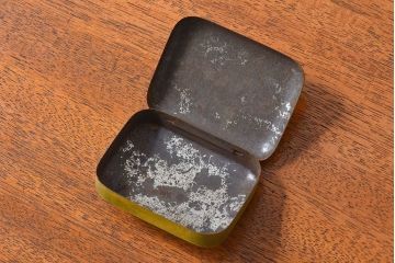 アンティーク雑貨　昭和初期　レトロなティン缶(ブリキ缶、小物入れ)(1)