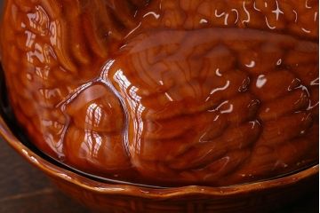 アンティーク雑貨　イギリスビンテージ　ニワトリ型の陶器製小物入れ(小物収納)