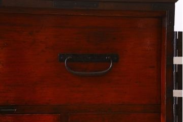 アンティーク家具　和製アンティーク　ヒノキ材天板　観音開き　和モダンな雰囲気が漂う脚付き箪笥ローチェスト(引き出し、テレビボード)(2)