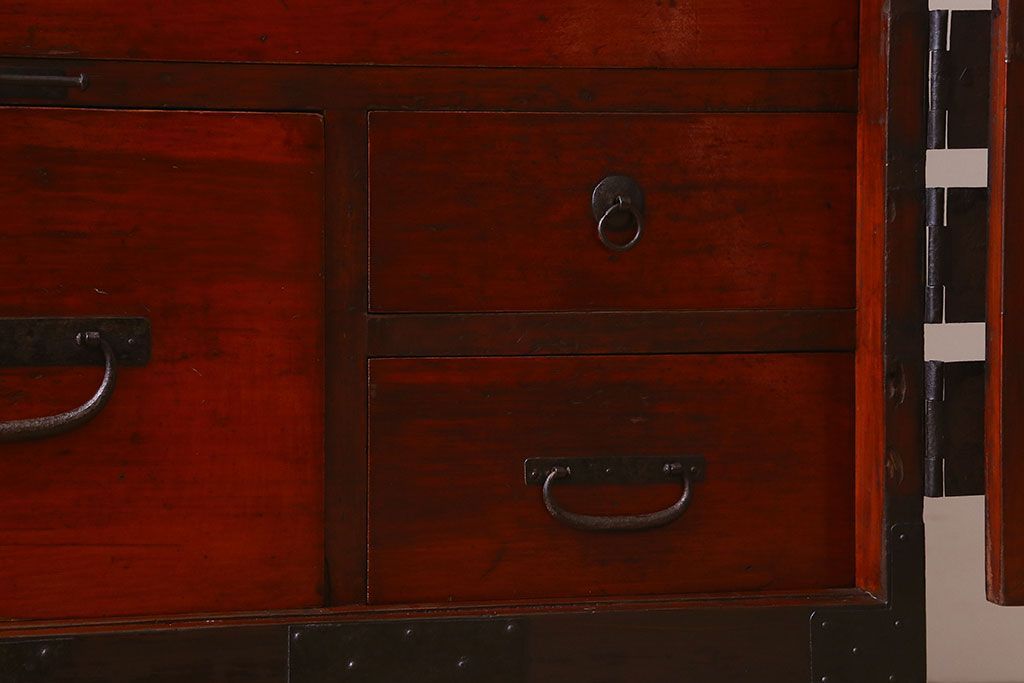 アンティーク家具　和製アンティーク　ヒノキ材天板　観音開き　和モダンな雰囲気が漂う脚付き箪笥ローチェスト(引き出し、テレビボード)(2)