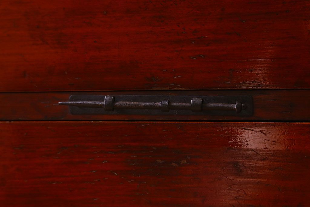 アンティーク家具　和製アンティーク　ヒノキ材天板　観音開き　和モダンな雰囲気が漂う脚付き箪笥ローチェスト(引き出し、テレビボード)(2)