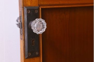 【D様ご成約分】大正〜昭和期　ガラス取っ手が可愛らしいドア(扉)