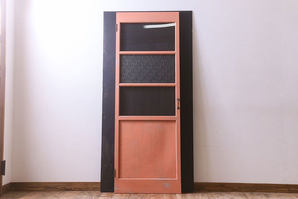 ペイント家具　ダイヤガラス入り!可愛らしい色合いが素敵なペイントドア(扉)